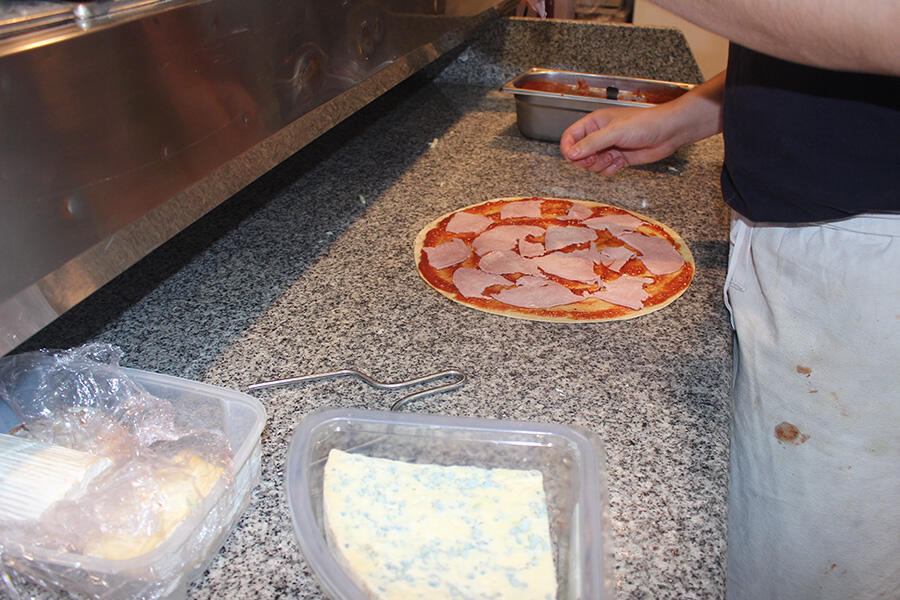 Confection d'une pizza